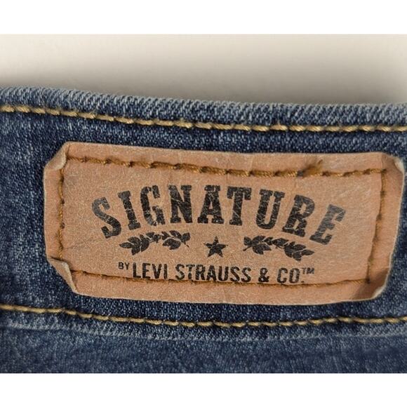 Levi's signature womens Jeans Modern boot cut Sz16 MeasW35" Rise 10" Hips 42"GUC - Picture 6 of 8
